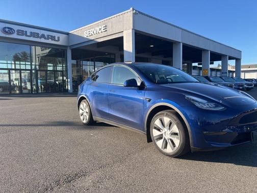 2022 Tesla Model Y Long Range Dual Motor All-Wheel Drive