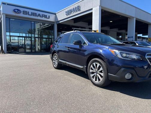 Dark Blue Pearl 2018 Subaru Outback 3.6R Touring