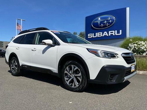 Crystal White Pearl 2022 Subaru Outback Limited XT