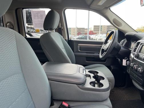 2016 RAM 1500 SLT