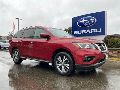 2017 Nissan Pathfinder SV