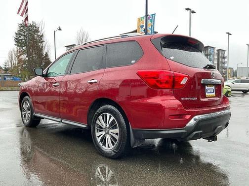 2017 Nissan Pathfinder SV