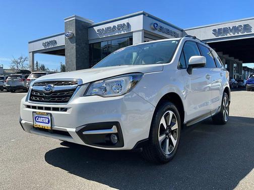Crystal White Pearl 2017 Subaru Forester 2.5i Premium