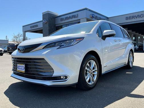 Blizzard Pearl 2021 Toyota Sienna Limited 7-Passenger