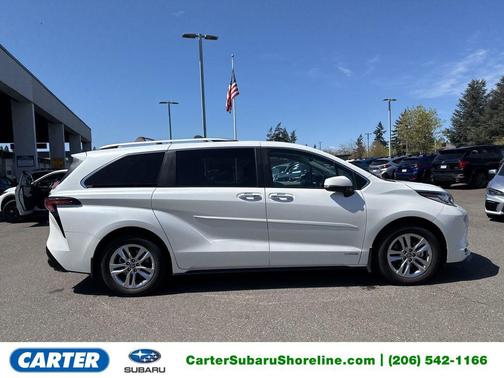 Blizzard Pearl 2021 Toyota Sienna Limited 7-Passenger