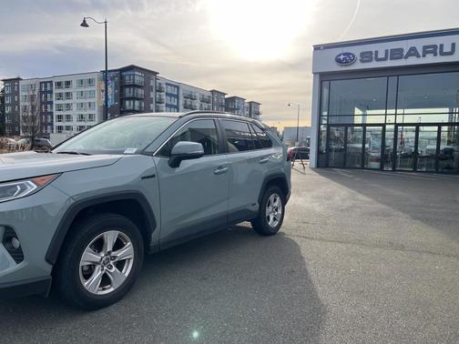 2020 Toyota RAV4 Hybrid XLE