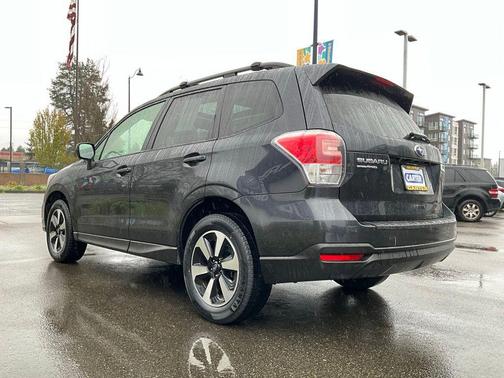 Dark Gray Metallic 2018 Subaru Forester 2.5i Premium