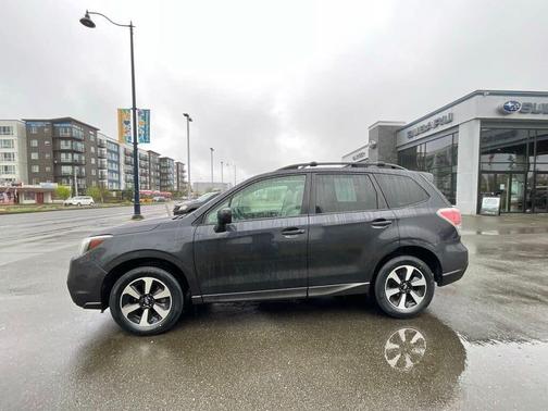 Dark Gray Metallic 2018 Subaru Forester 2.5i Premium