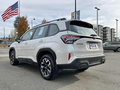 2025 Subaru Forester Base