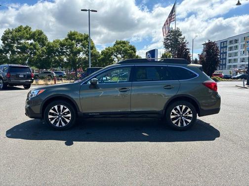 Wilderness Green Metallic 2015 Subaru Outback 2.5i Limited