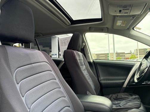 Blizzard Pearl 2016 Toyota RAV4 Hybrid Limited