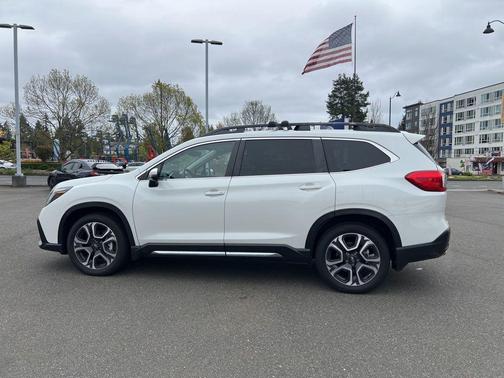 Crystal White Pearl 2023 Subaru Ascent Limited 8-Passenger