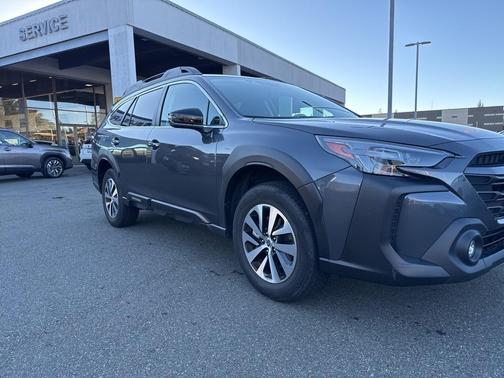 2023 Subaru Outback Premium