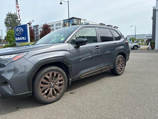 Magnetite Gray Metallic 2025 Subaru Forester Sport