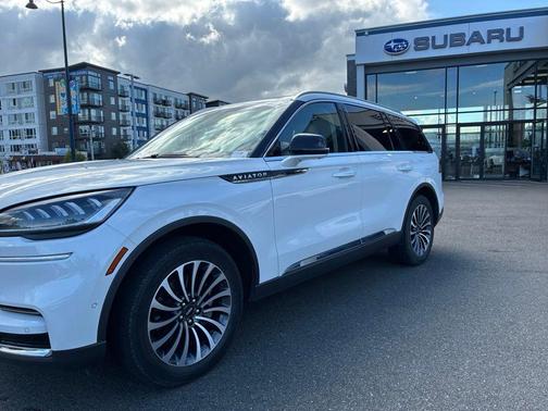 White Metallic 2022 Lincoln Aviator Reserve AWD
