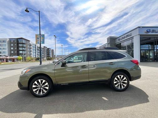 Wilderness Green Metallic 2016 Subaru Outback 2.5i Limited
