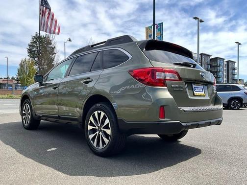Wilderness Green Metallic 2016 Subaru Outback 2.5i Limited
