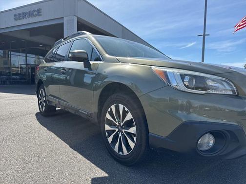 Wilderness Green Metallic 2016 Subaru Outback 2.5i Limited