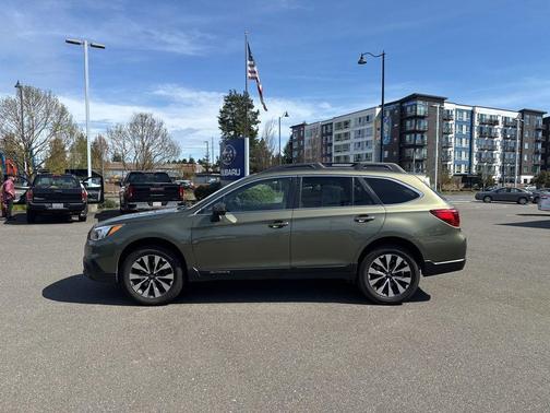 Wilderness Green Metallic 2016 Subaru Outback 2.5i Limited