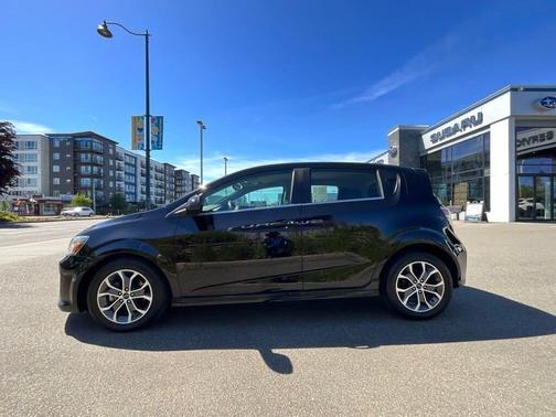 Mosaic Black Metallic 2019 Chevrolet Sonic LT