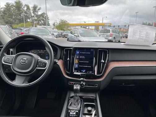 2021 Volvo XC60 T5 Momentum