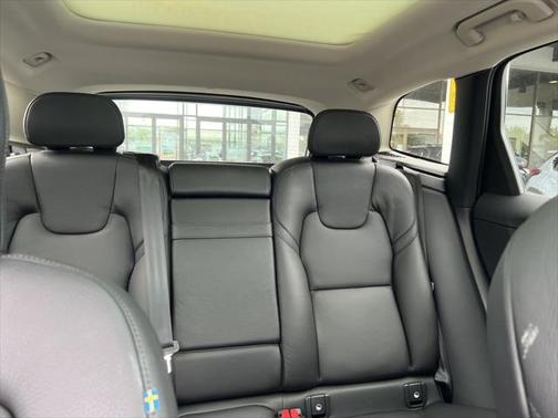 2021 Volvo XC60 T5 Momentum