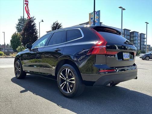 2021 Volvo XC60 T5 Momentum