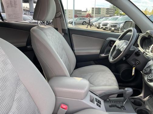2009 Toyota RAV4 Base