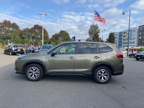 2022 Subaru Forester Premium