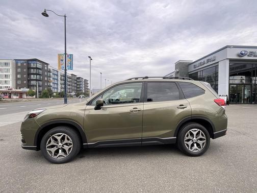 2022 Subaru Forester Premium