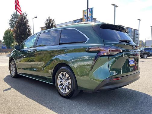 2023 Toyota Sienna XLE 7 Passenger