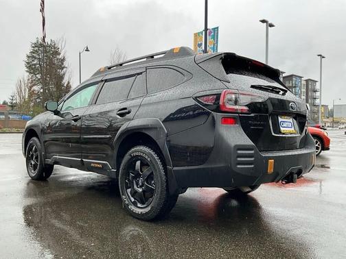 Crystal Black Silica 2022 Subaru Outback Wilderness