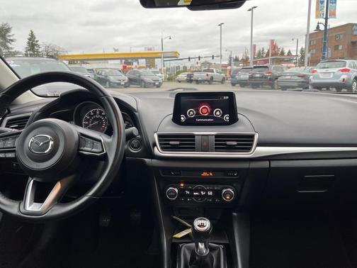 2018 Mazda Mazda3 Touring