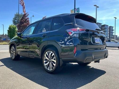 Crystal Black Silica 2025 Subaru Forester Touring