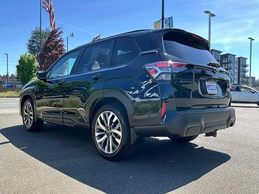 Crystal Black Silica 2025 Subaru Forester Touring