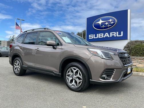 Brilliant Bronze Metallic 2023 Subaru Forester Premium