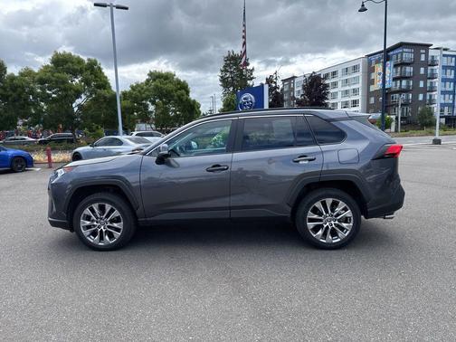 Magnetic Gray Metallic/Ice Edge Roof 2021 Toyota RAV4 XLE Premium