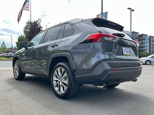 Magnetic Gray Metallic/Ice Edge Roof 2021 Toyota RAV4 XLE Premium
