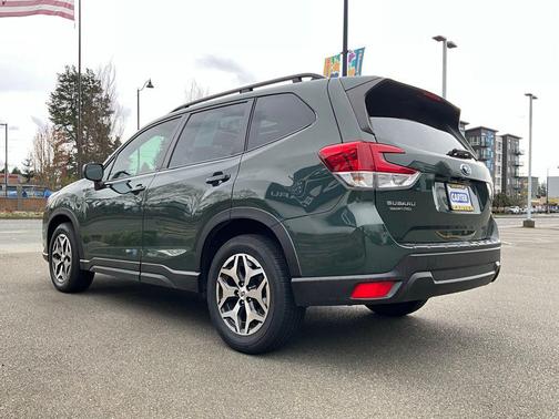 Cascade Green Silica 2023 Subaru Forester Premium