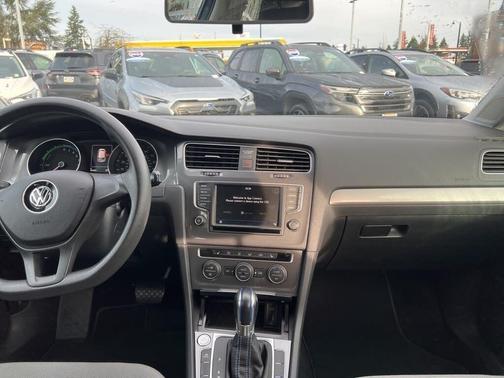 2016 Volkswagen e-Golf SE