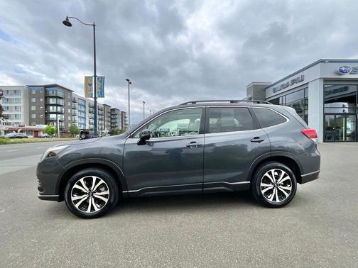 Magnetite Gray Metallic 2024 Subaru Forester Limited