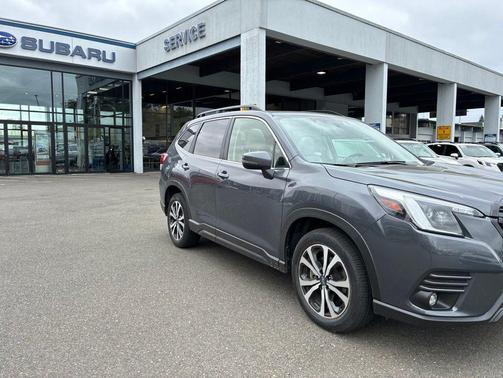 Magnetite Gray Metallic 2024 Subaru Forester Limited