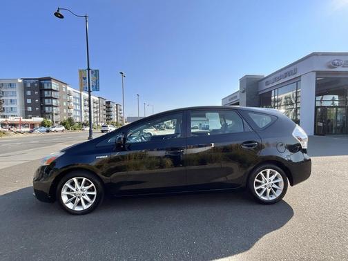 2013 Toyota Prius v Five