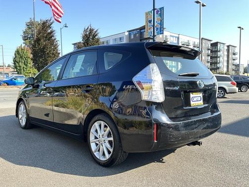 2013 Toyota Prius v Five