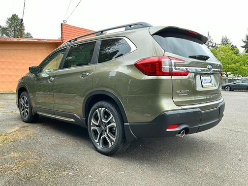 Autumn Green Metallic 2026 Subaru Ascent Touring 7-Passenger