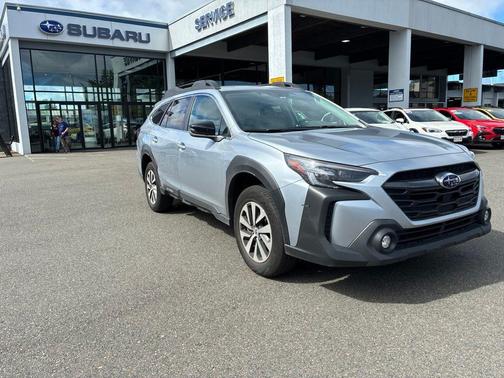 Ice Silver Metallic 2025 Subaru Outback Premium