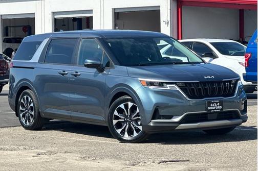 2023 Kia Carnival EX