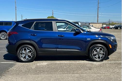 2023 Kia Seltos EX