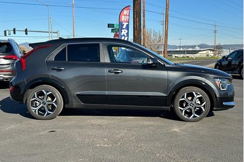 2025 Kia Niro Plug-In Hybrid SX Touring