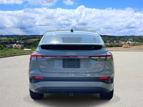 2025 Audi Q4 e-tron 55 quattro Premium